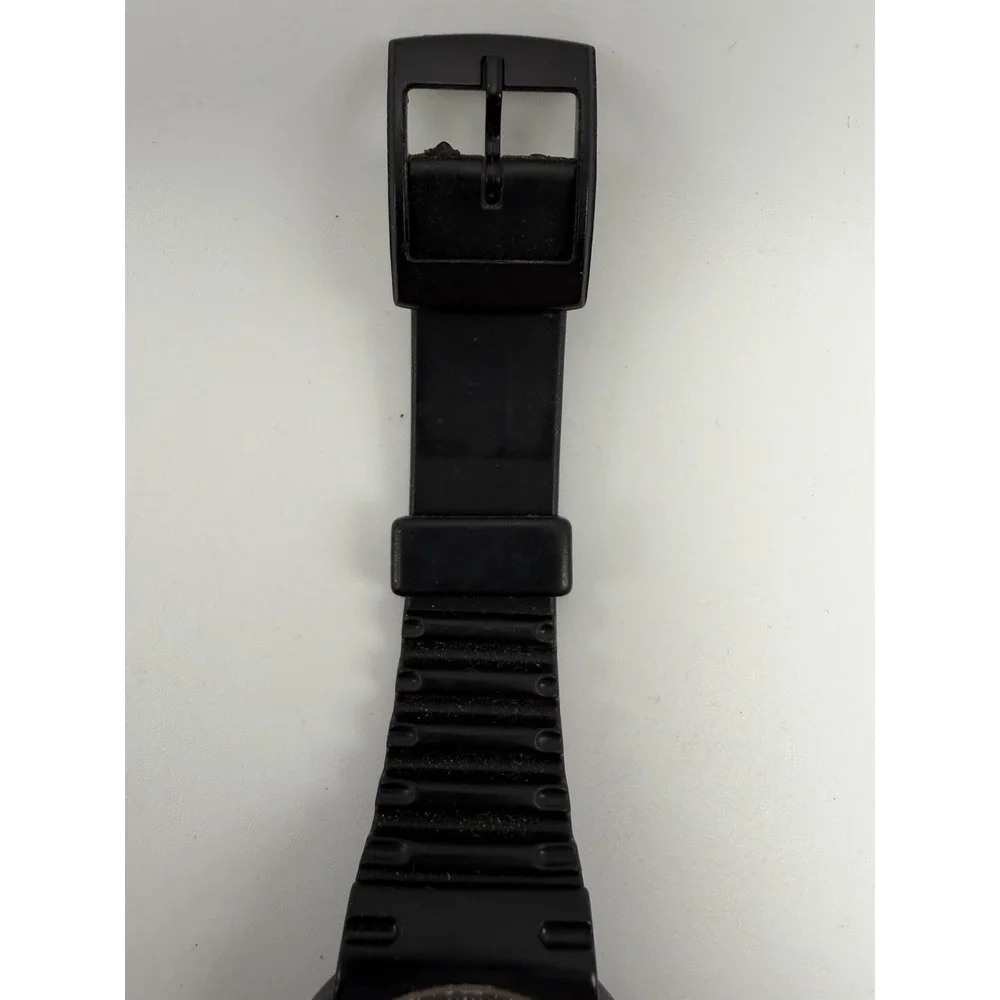 Timex New Battery Mens Watch E7 1997 Vintage 35MM 7.75